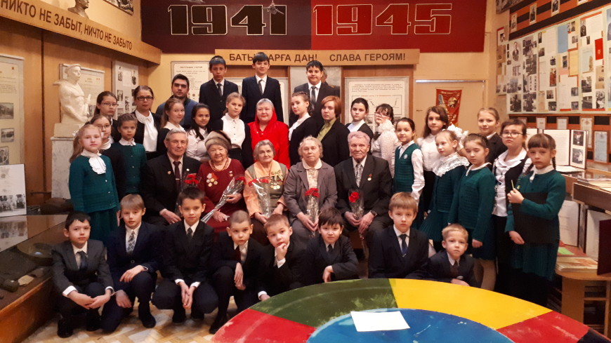 Встреча в школьном музее с детьми блокадного Ленинграда